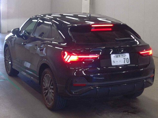 2023 Audi Q3 Sportback 35TFSI Sライン auction photo 2