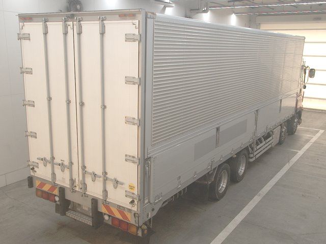 2018 Isuzu ウィング auction photo 2