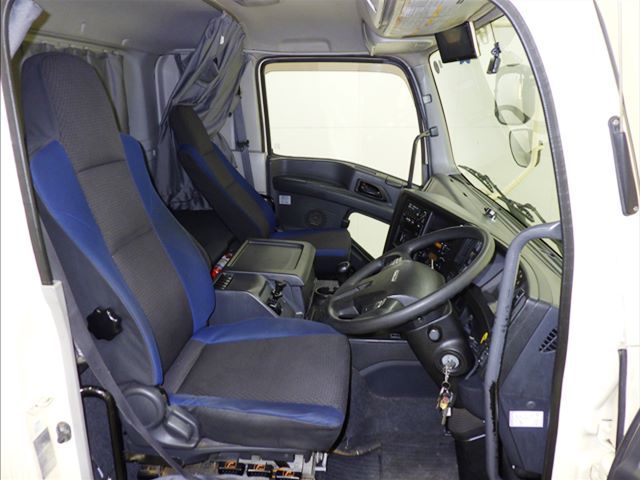2018 Isuzu ウィング auction photo 6