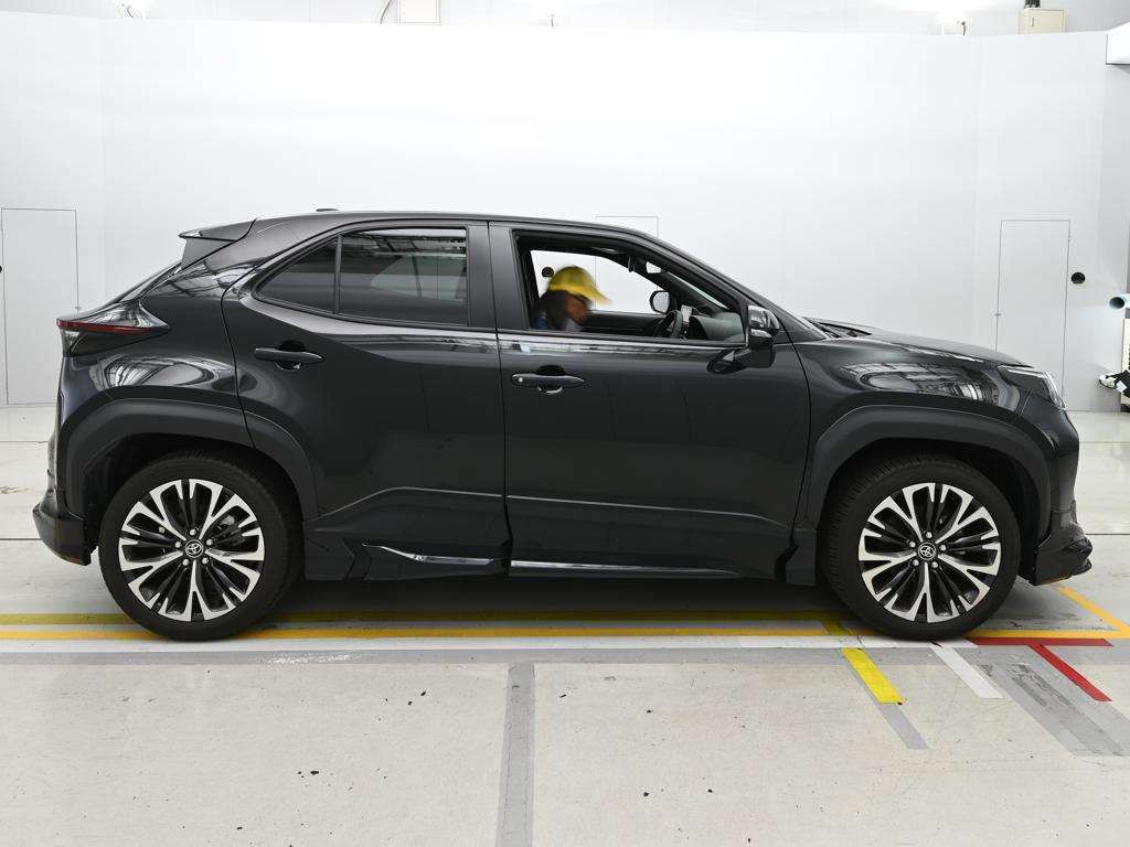 2023 Toyota Yaris Cross Z auction photo 3