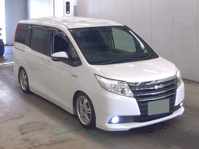 2017 Toyota Noah HV G Japan auction vehicle