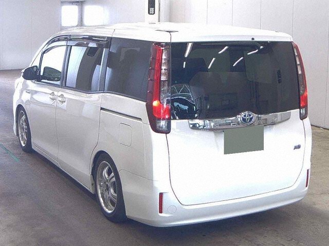 2017 Toyota Noah HV G auction photo 2