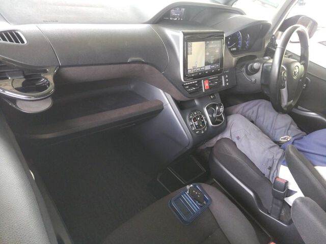 2017 Toyota Noah HV G auction photo 3