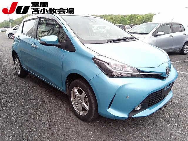 2016 Toyota Vitz 4WD F LEDエディション auction photo 4
