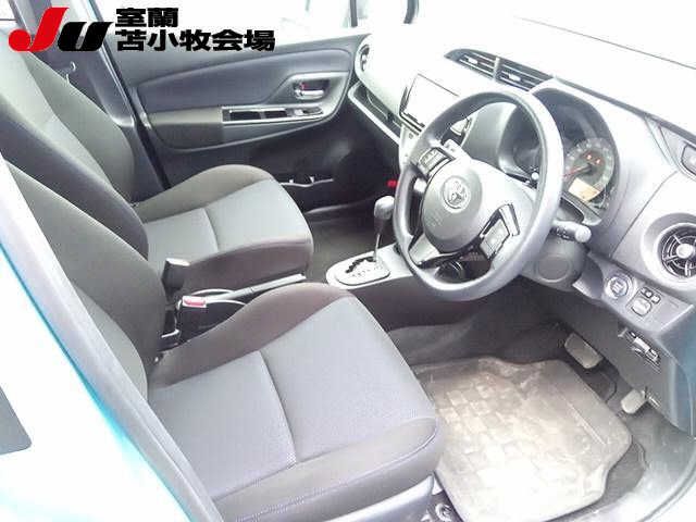 2016 Toyota Vitz 4WD F LEDエディション auction photo 7