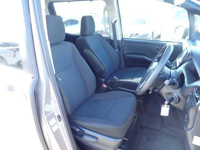 2020 Toyota Noah 4WD X auction photo 5