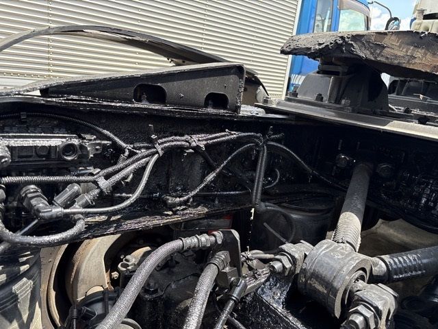 2006 Isuzu Giga トラクター auction photo 11