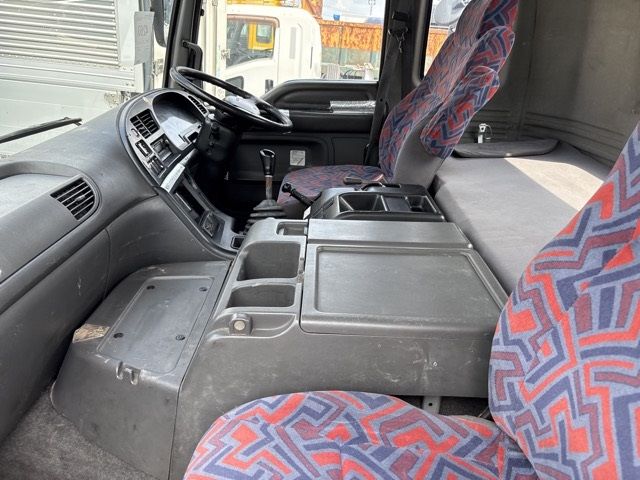 2006 Isuzu Giga トラクター auction photo 5
