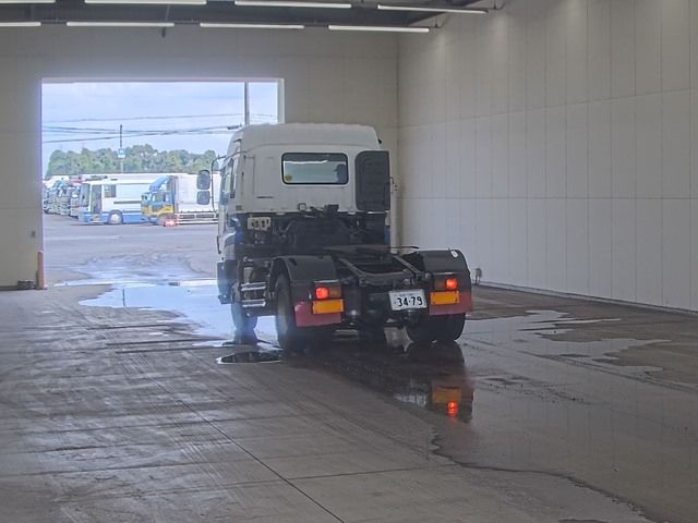 2006 Isuzu Giga トラクター auction photo 2