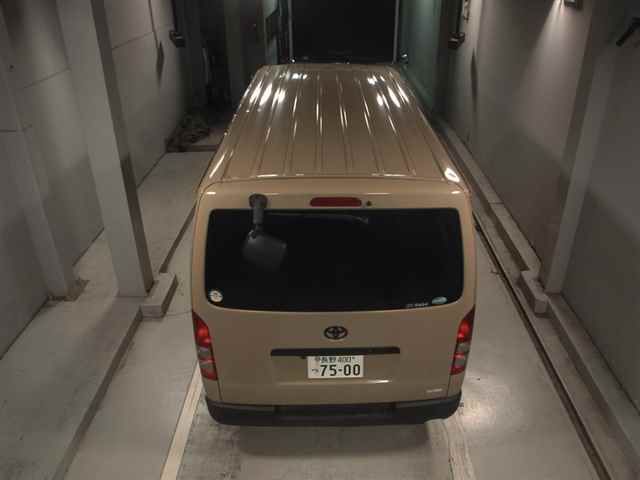 2015 Toyota Hiace 4WD ロングDX auction photo 7
