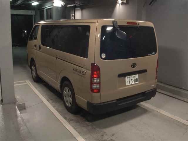2015 Toyota Hiace 4WD ロングDX auction photo 2