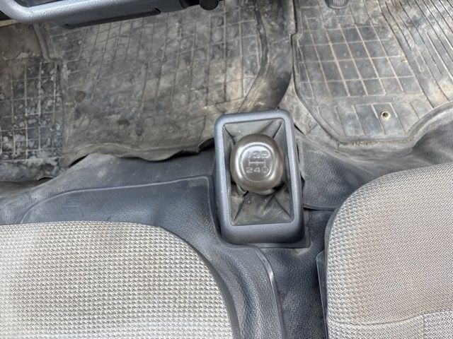 Toyota Hiace Van DX auction photo 5