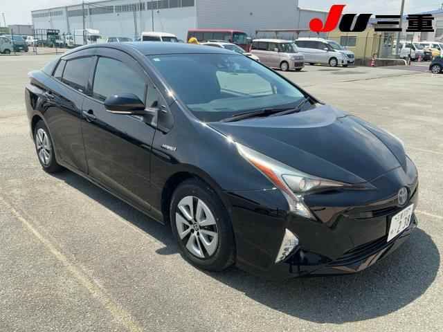 Japan Auction Vehicles 12 2016 Toyota Prius A auction photo