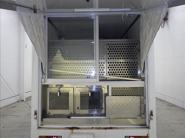 2015 Mitsubishi Fuso Canter Refrigerated and frozen trucks auction photo 4