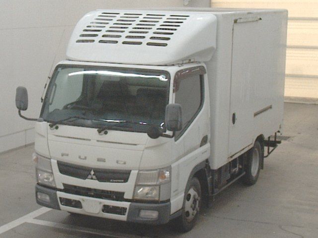 2015 Mitsubishi Fuso Canter Refrigerated and frozen trucks Japan auction vehicle