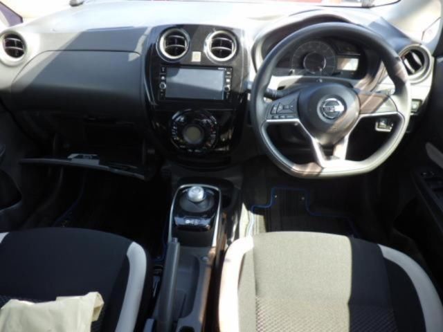 2017 Nissan Note e-パワー X auction photo 3