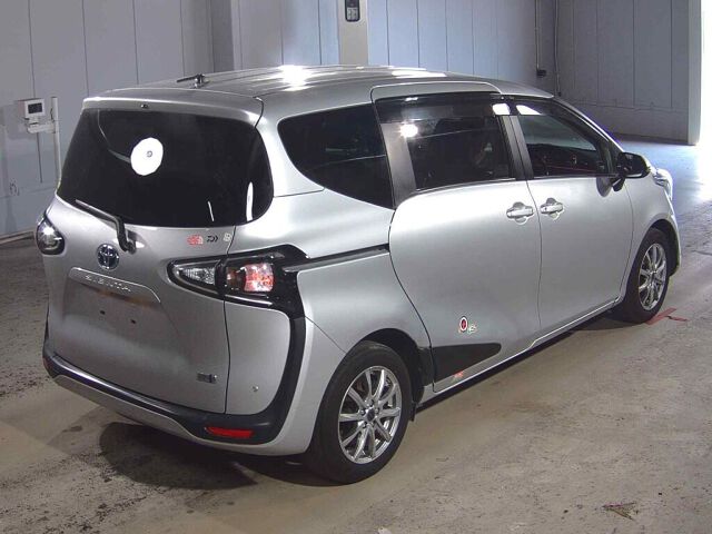 2021 Toyota Sienta HV Fanbase G auction photo 5