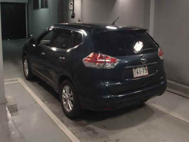 2015 Nissan X-Trail 4WD ハイブリッド auction photo 2