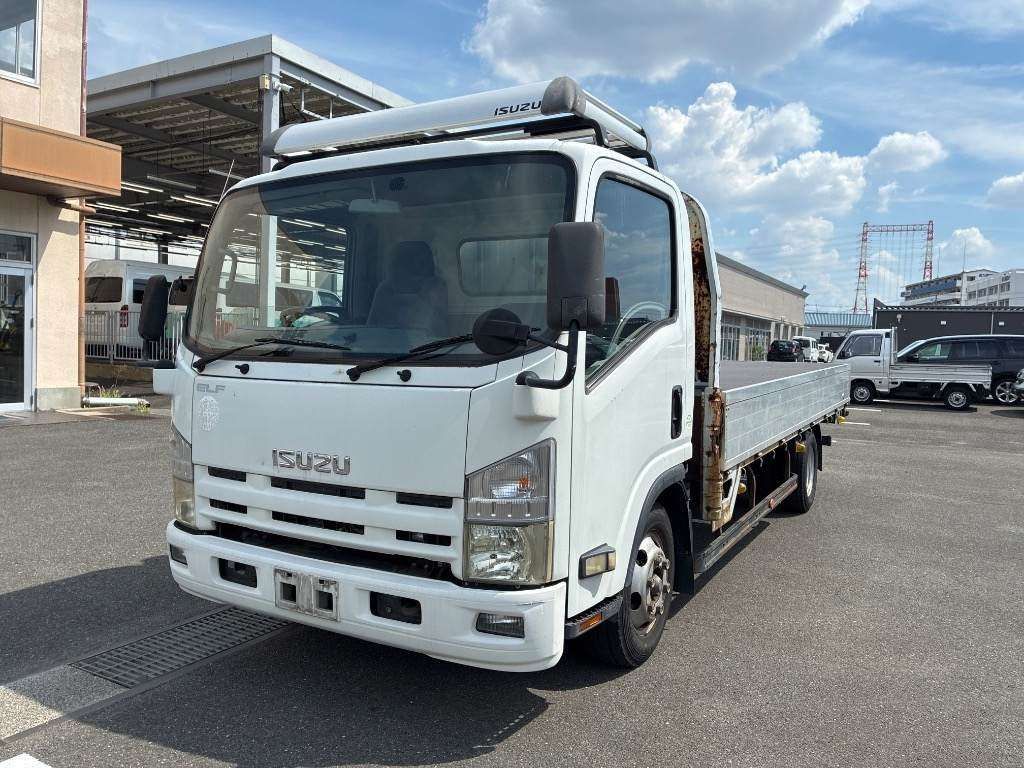 Japan Auction Vehicles 4 2007 Isuzu Elf auction photo