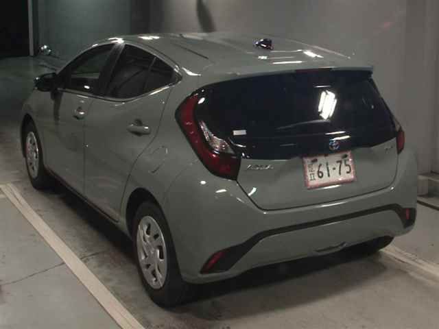 2026 Toyota Aqua auction photo 2