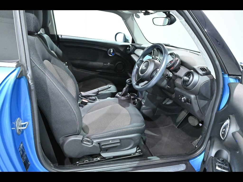 2016 MINI ミニ Cooper auction photo 6