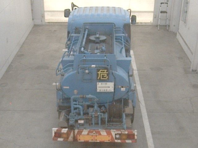 2009 Isuzu Forward Tank car auction photo 3