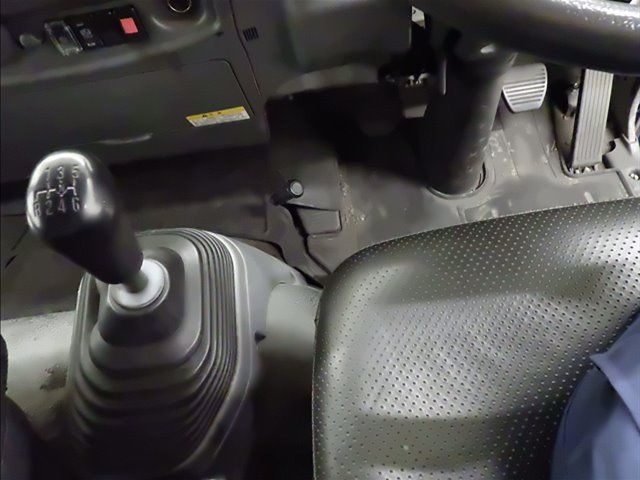 2009 Isuzu Forward Tank car auction photo 7