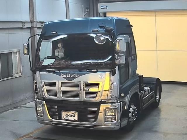 2011 Isuzu トラクター Japan auction vehicle