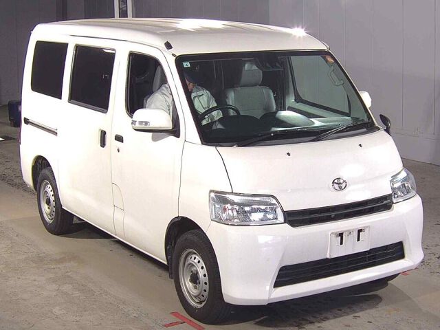 2022 Toyota TownAce Van GL 4WD Japan auction vehicle