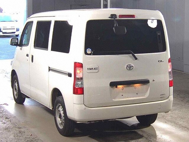 2022 Toyota TownAce Van GL 4WD auction photo 2