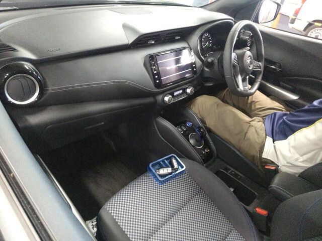 2021 Nissan Kicks X auction photo 3
