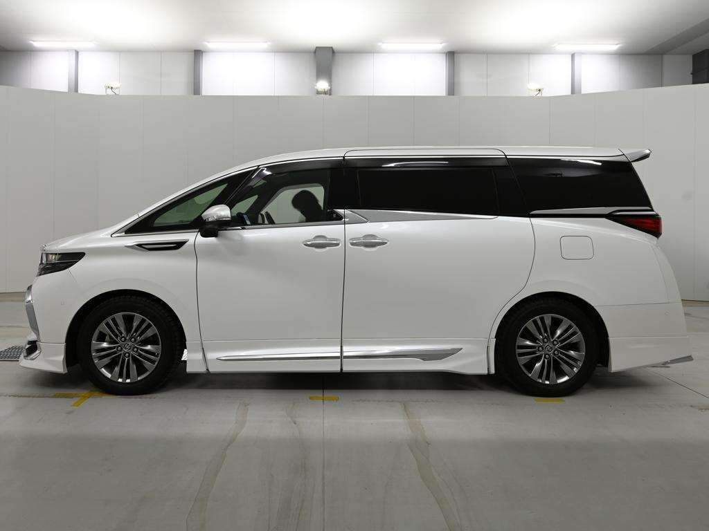 2023 Toyota Alphard Z 4WD auction photo 4