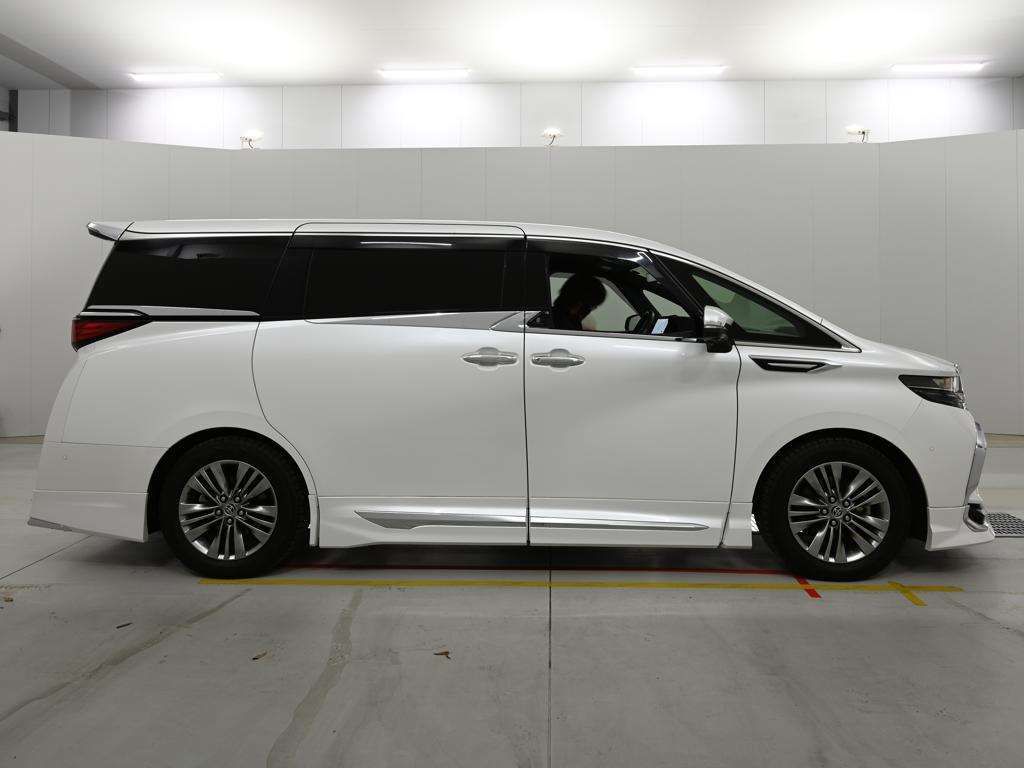 2023 Toyota Alphard Z 4WD auction photo 3