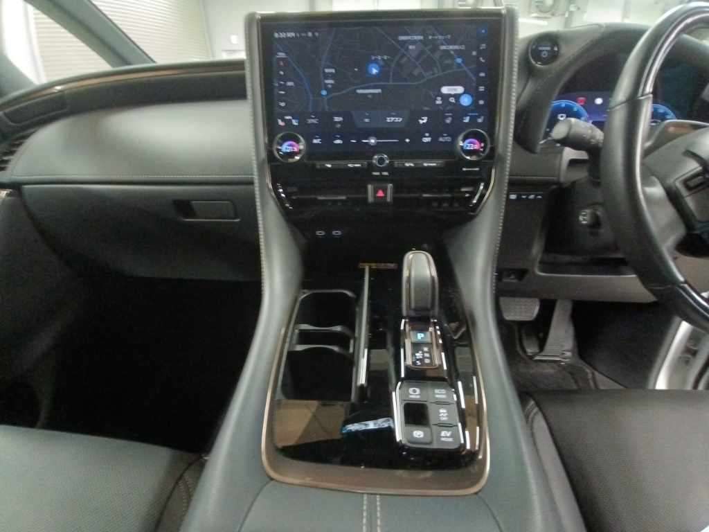 2023 Toyota Alphard Z 4WD auction photo 11