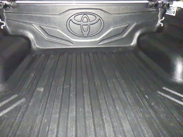 2024 Toyota Hilux Z GRスポーツ 4WD auction photo 6