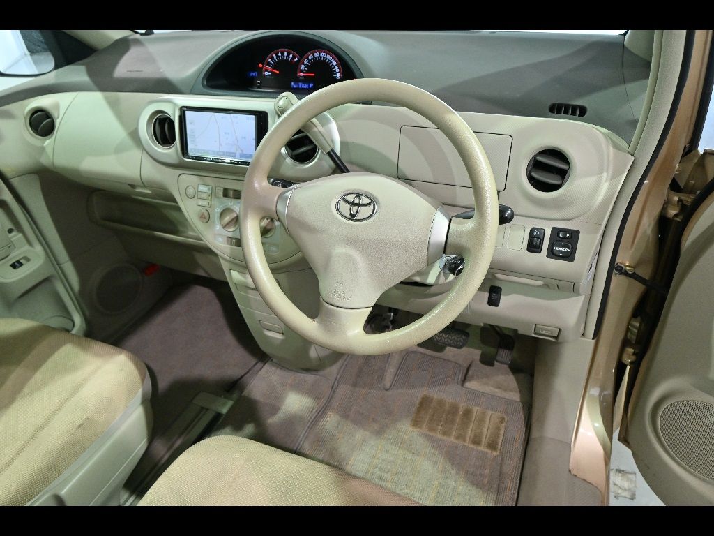 2011 Toyota Porte 130i auction photo 3
