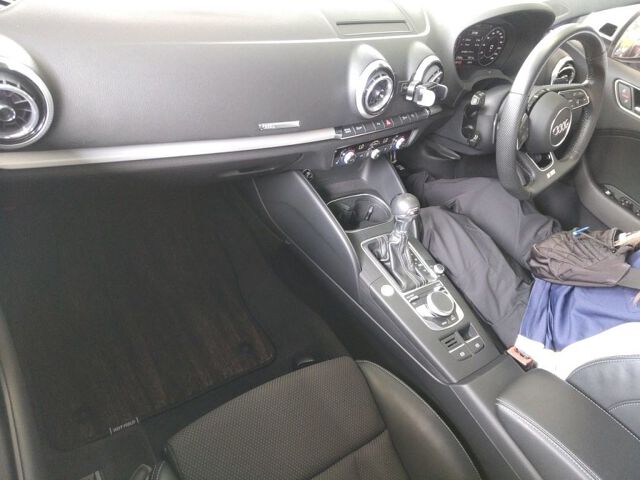 2019 Audi A3 Sedan SラインダイナミクLTD auction photo 3