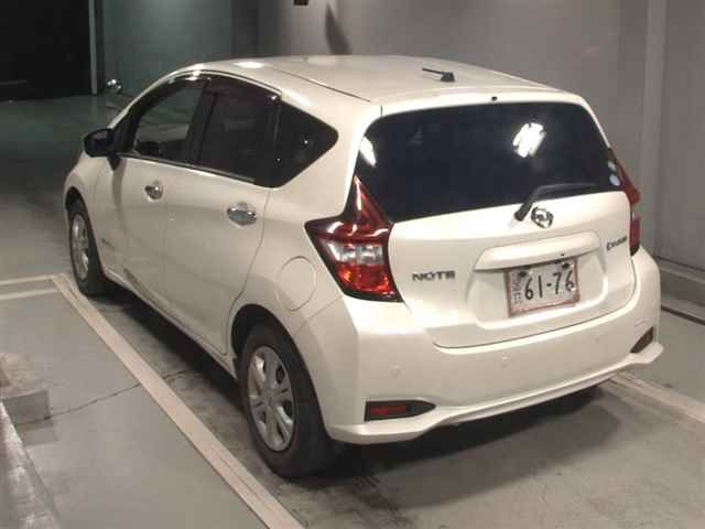 2017 Nissan Note e-パワーX auction photo 2