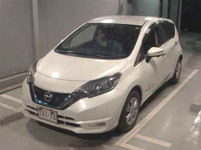 2017 Nissan Note e-パワーX auction photo 4
