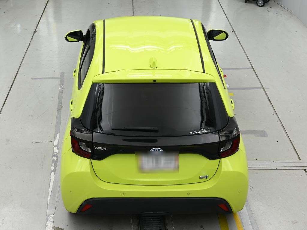 2021 Toyota Yaris ハイブリッドX auction photo 8