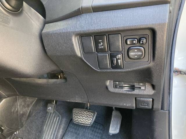 2012 Toyota Prius PHEV G auction photo 5