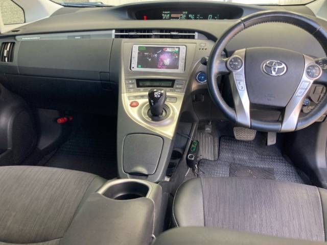 2012 Toyota Prius PHEV G auction photo 4