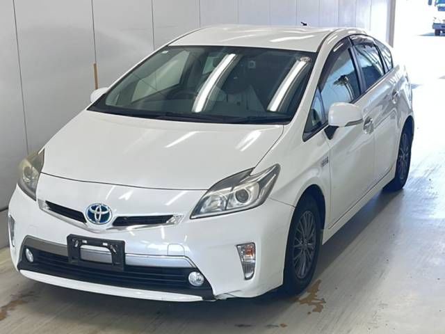Japan Auction Vehicles 8 2012 Toyota Prius PHEV G auction photo