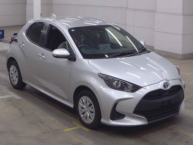 Japan Auction Vehicles 8 2022 Toyota Yaris ハイブリッドX 4WD auction photo