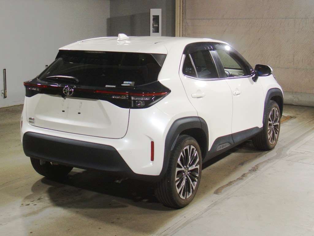 2022 Toyota Yaris Cross Z auction photo 2