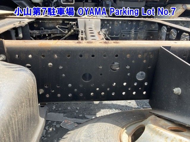 2013 Isuzu Forward chassis auction photo 6
