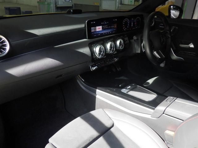 2024 Mercedes-Benz A 200 d AMG Line auction photo 2