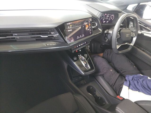 2024 Audi Q4スポーツバックeトロン 45Sライン auction photo 3