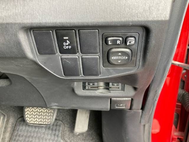 2013 Toyota Prius S auction photo 5