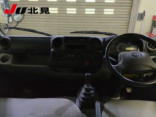 2021 Toyota Dyna 4WD auction photo 3